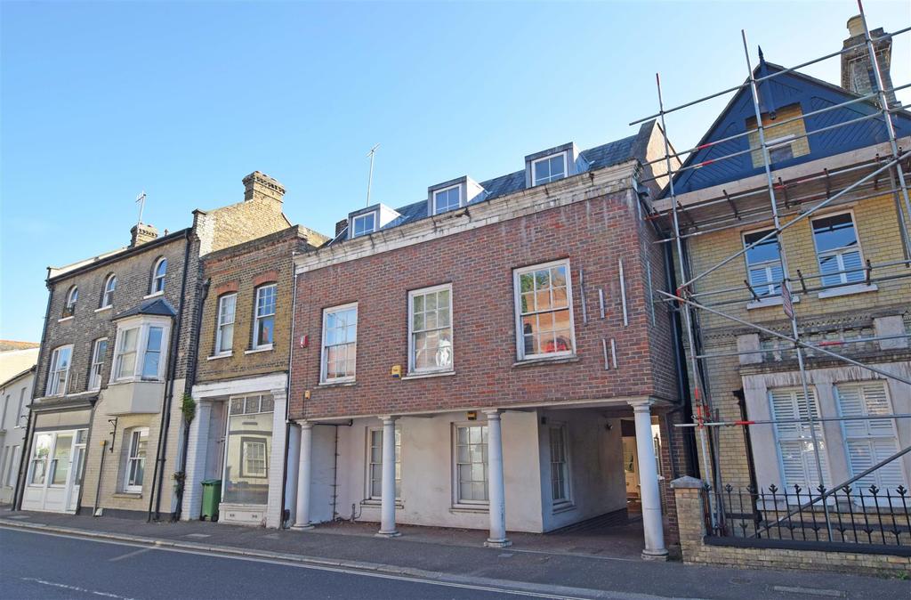 Thames Street, Hampton 1 bed flat £1,095 pcm (£253 pw)