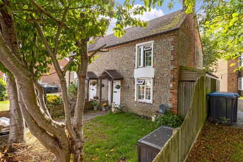 2, Chippers Cottage, 37 Castle Road, Worthing, BN13 1DB