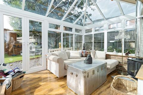 2, Chippers Cottage, 37 Castle Road, Worthing, BN13 1DB