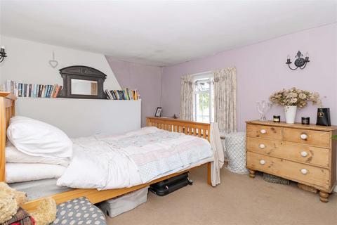 2, Chippers Cottage, 37 Castle Road, Worthing, BN13 1DB