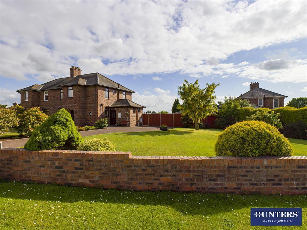 Canberra Road, Gretna, DG16 5DP 3 bed semidetached house £235,000