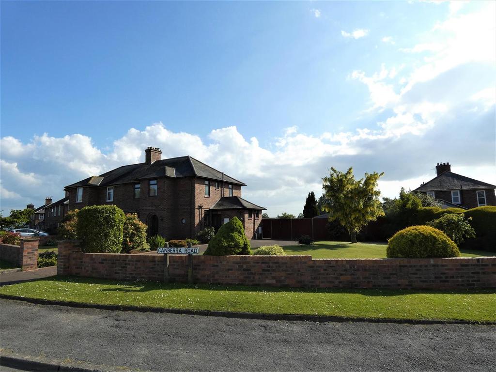 Canberra Road, Gretna, DG16 5DP 3 bed semidetached house £235,000