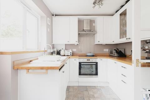 13 Cotswold Way, Worcester Park, KT4 8LL