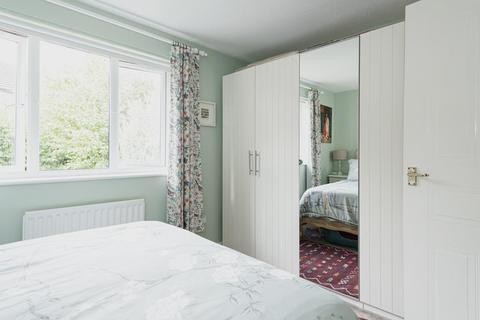 13 Cotswold Way, Worcester Park, KT4 8LL