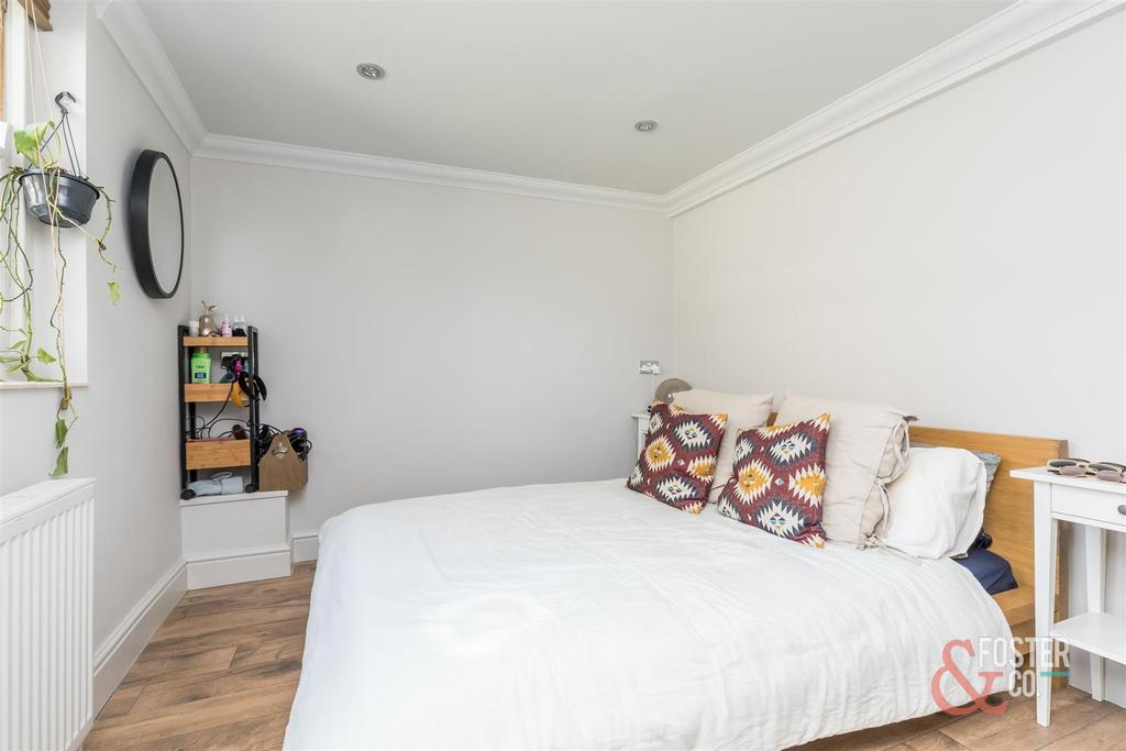 Buckingham Place, Brighton 2 bed flat £375,000