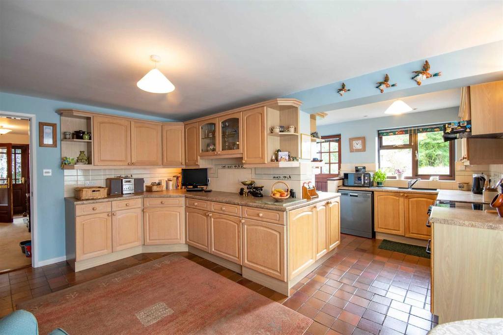 Lower Frankton 4 bed detached house £565,000