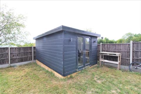 9 Brabazon Road, Eastchurch, Sheerness, ME12 4DY