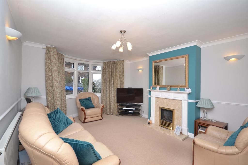 Montague Crescent, Garforth, Leeds 3 bed semidetached house £280,000