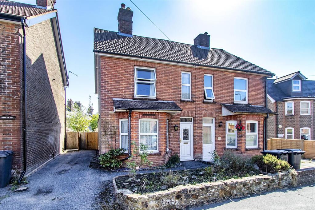 Queens Road, Crowborough 3 bed semidetached house £390,000