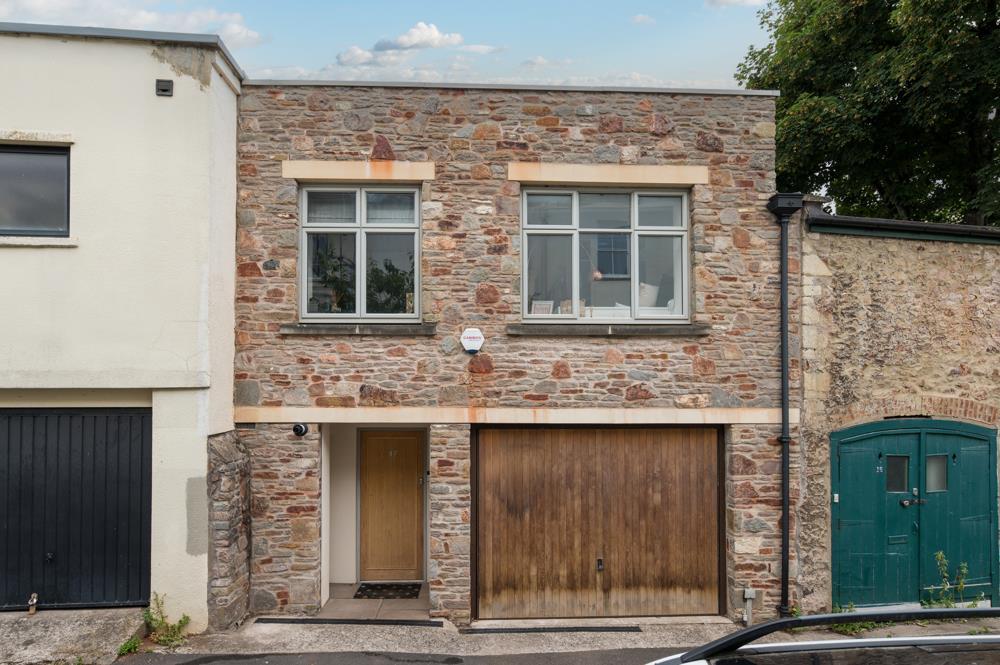 The Mews House 17 Vyvyan Road-3 EDIT.jpg