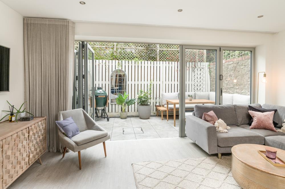 The Mews House 17 Vyvyan Road-10.jpg