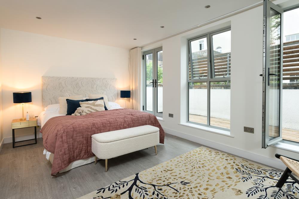 The Mews House 17 Vyvyan Road-15.jpg