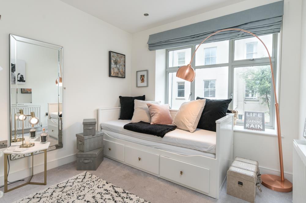 The Mews House 17 Vyvyan Road-21.jpg