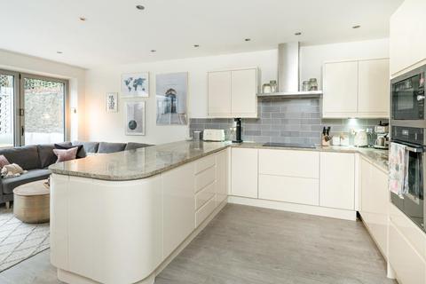 17 Vyvyan Road, Bristol, BS8 3AD