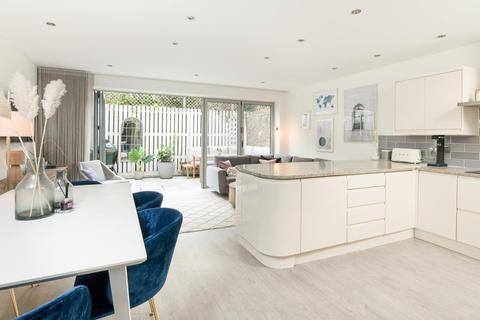 17 Vyvyan Road, Bristol, BS8 3AD