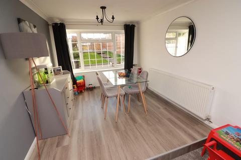 37 Kingscote, Yate, Bristol, BS37 8YD