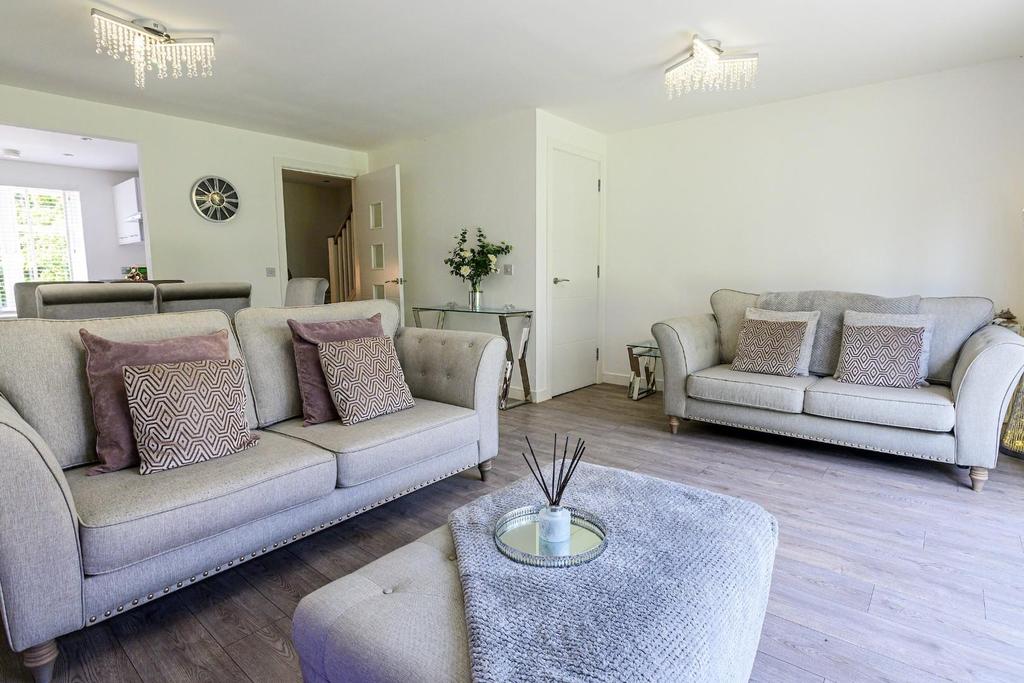 Millburn Gardens, Clackmannan 3 bed detached house £209,995