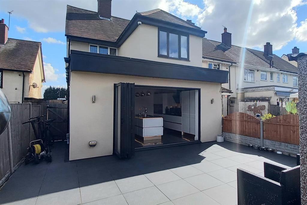Outmore Road, Sheldon, Birmingham 3 bed end of terrace house £260,000