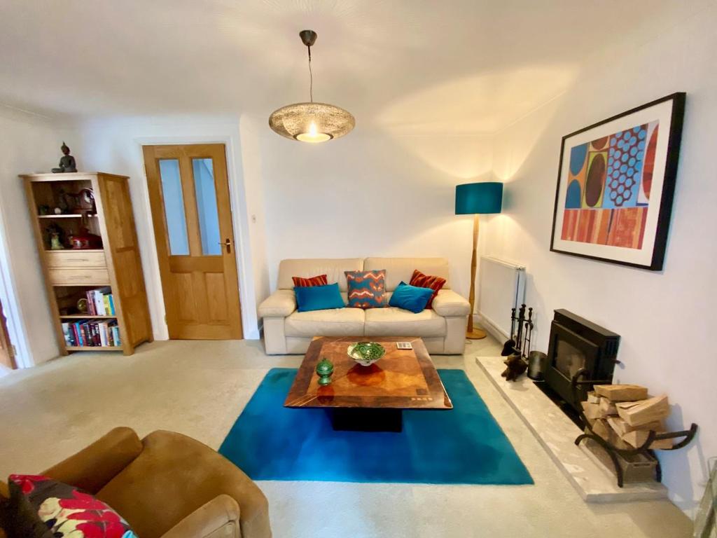 Lambsdowne, Dursley 3 bed detached house for sale £395,000