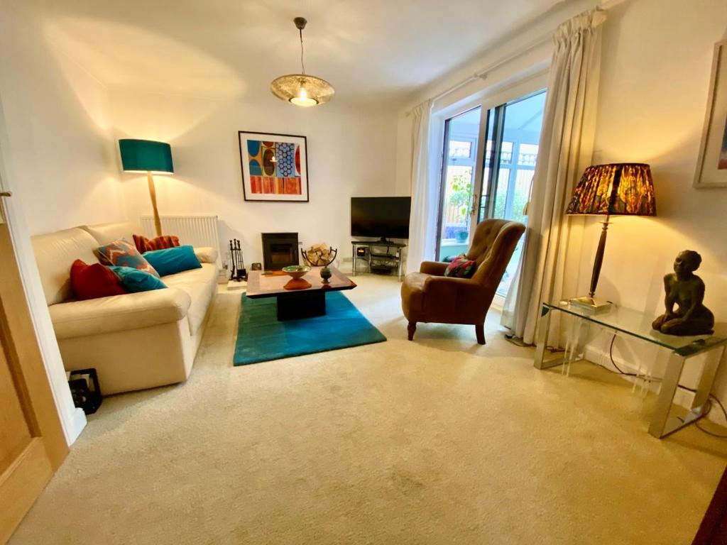 Lounge.jpg