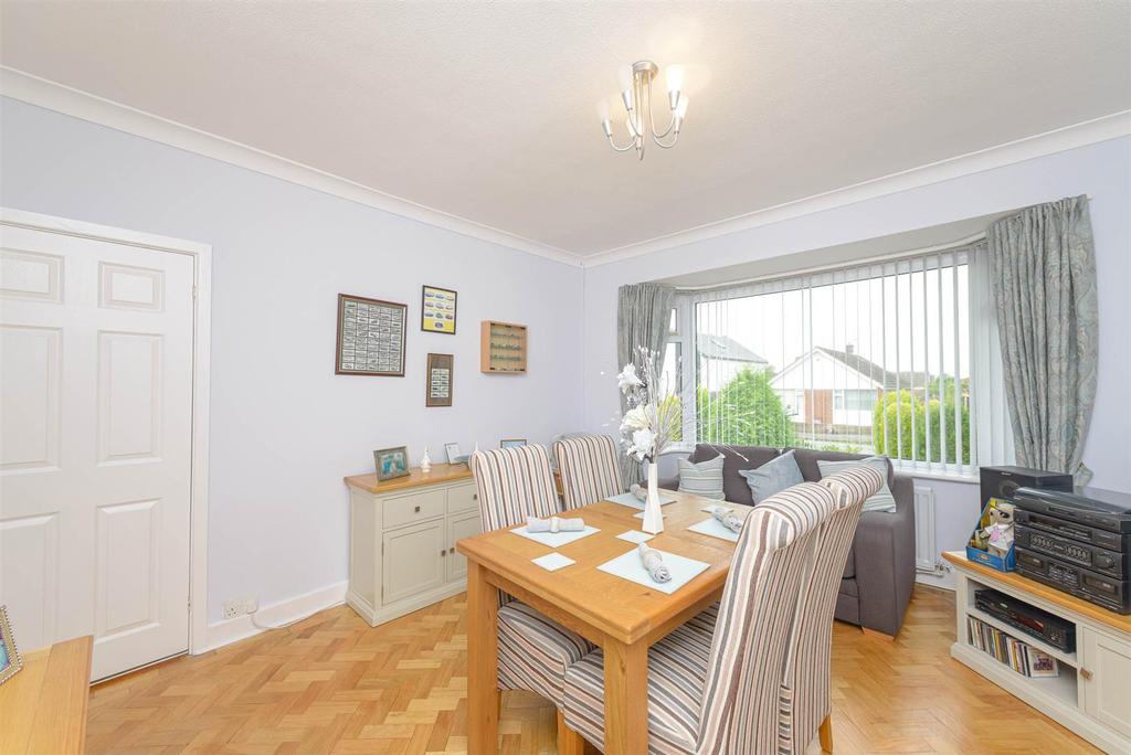 Mount Drive, Nantwich 3 bed detached bungalow £475,000