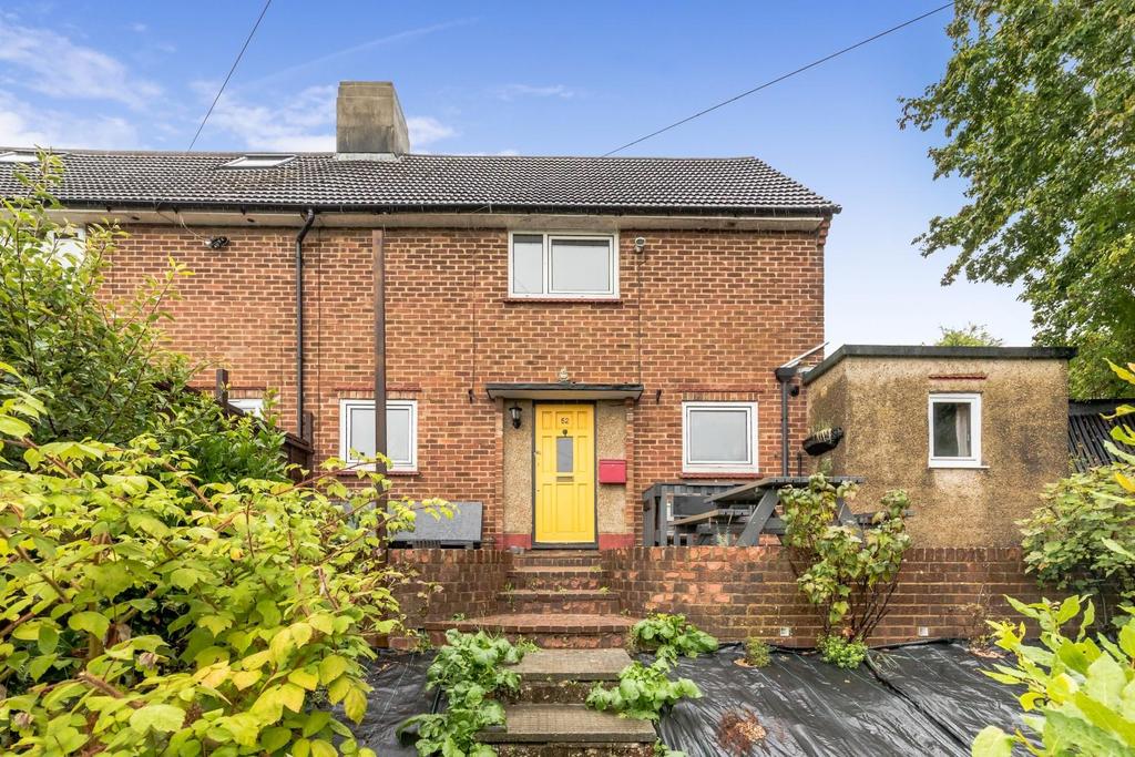 Auckland Drive, Brighton 3 bed semidetached house £350,000