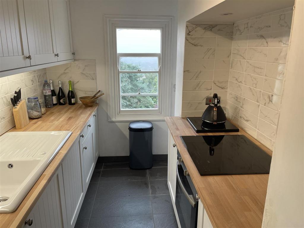 Holywell Road, Malvern 2 bed apartment for sale £175,000