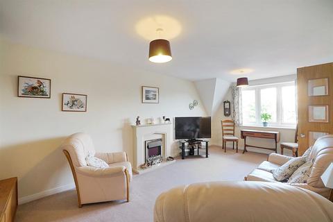 1 bedroom apartment for sale - Oakfield Court, Crofts Bank Road, Urmston, Manchester, M41 0AA