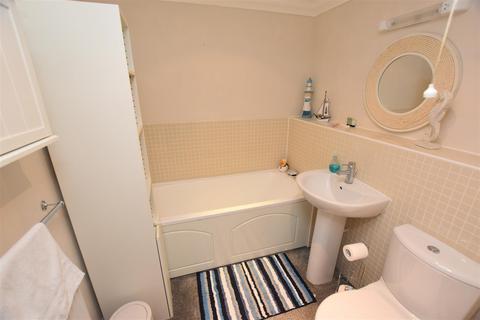 2 bedroom apartment to rent, D'arcy Court, Maldon