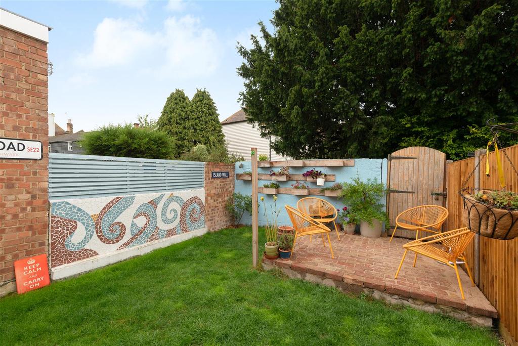 Argyle Road, Whitstable 3 bed terraced house to rent £1,600 pcm (£369 pw)