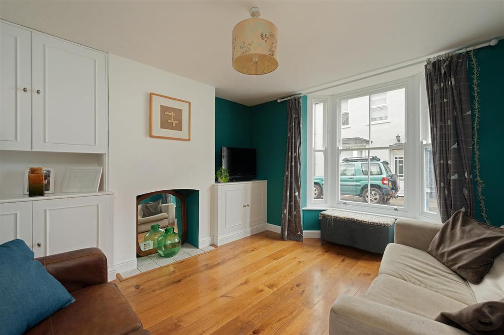 Argyle Road, Whitstable 3 bed terraced house £1,600 pcm (£369 pw)