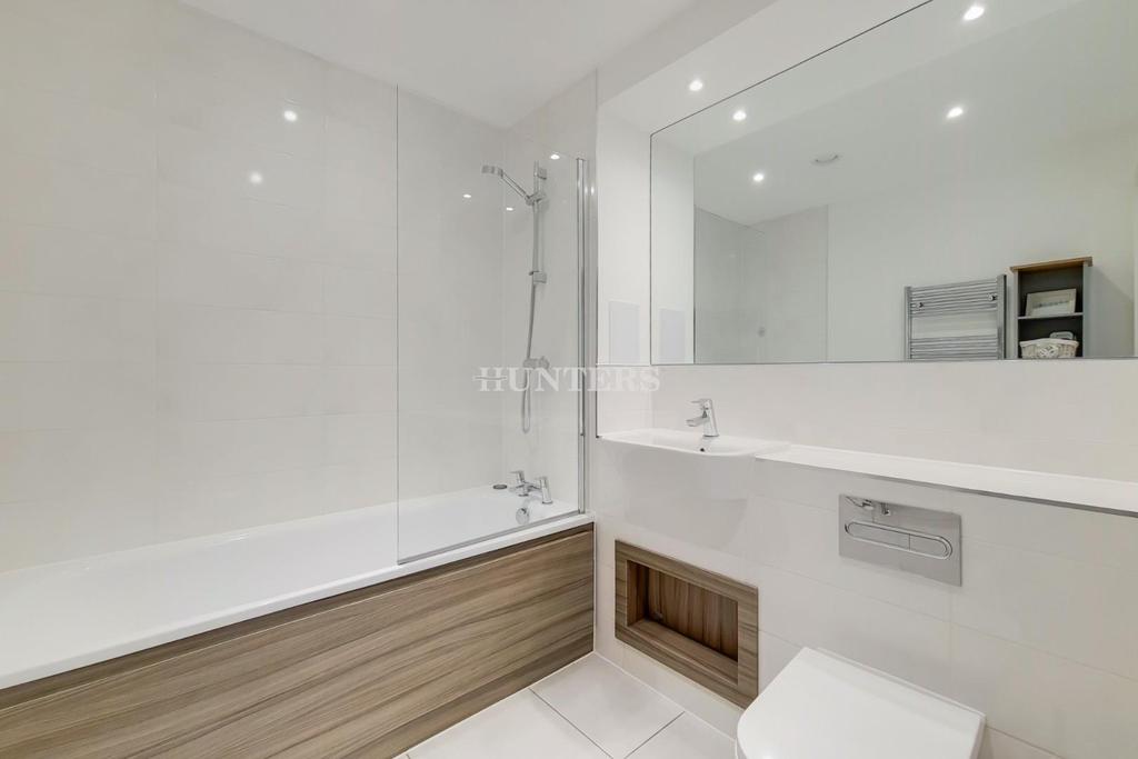 8 Bathroom-0.jpg