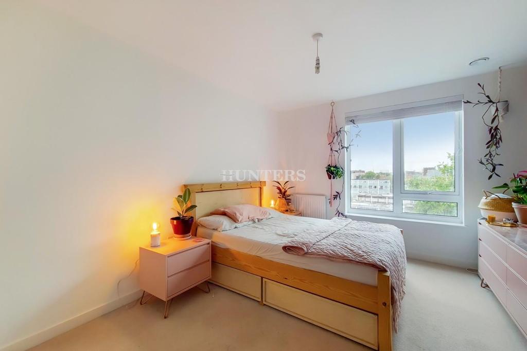 4 Main Bedroom-0.jpg