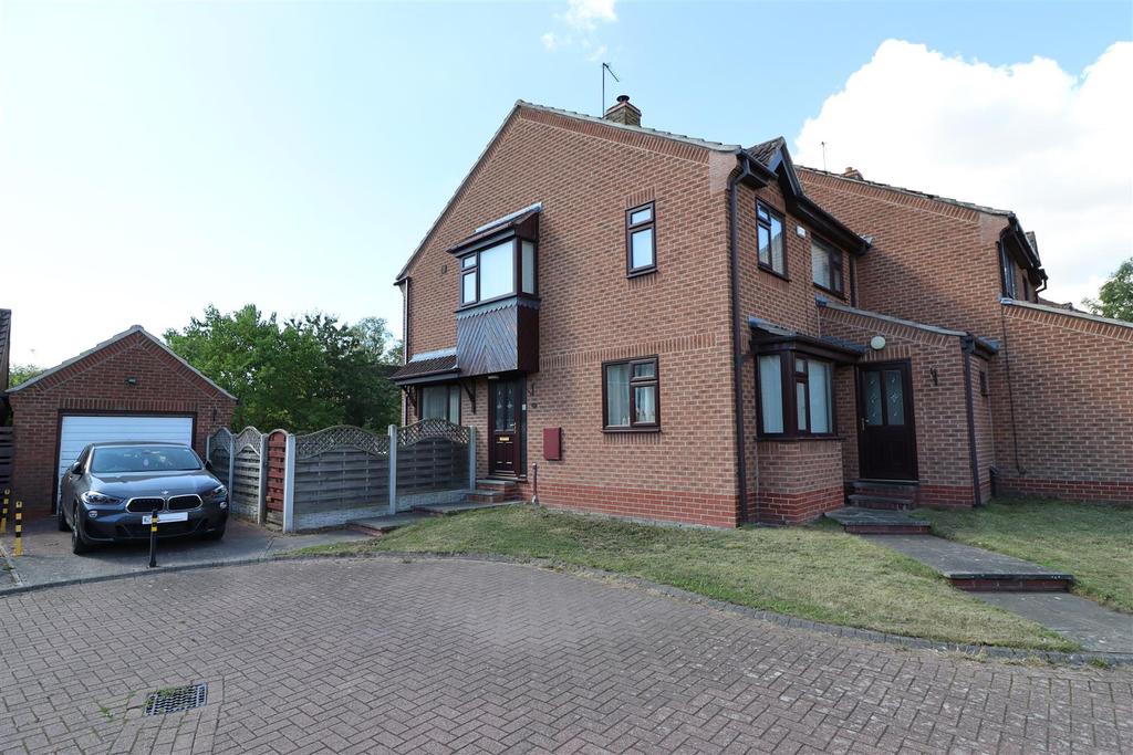 Birch Close, Gilberdyke 4 bed semidetached house £195,000