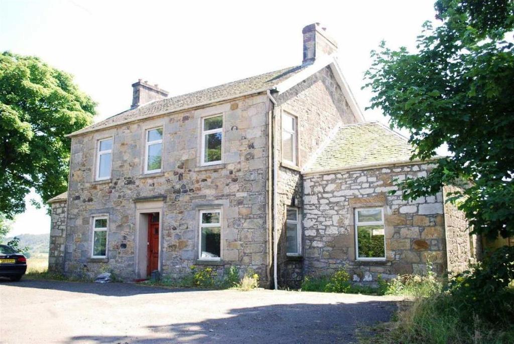 Milton Of Campsie, Glasgow 5 bed detached house £2,000 pcm (£462 pw)