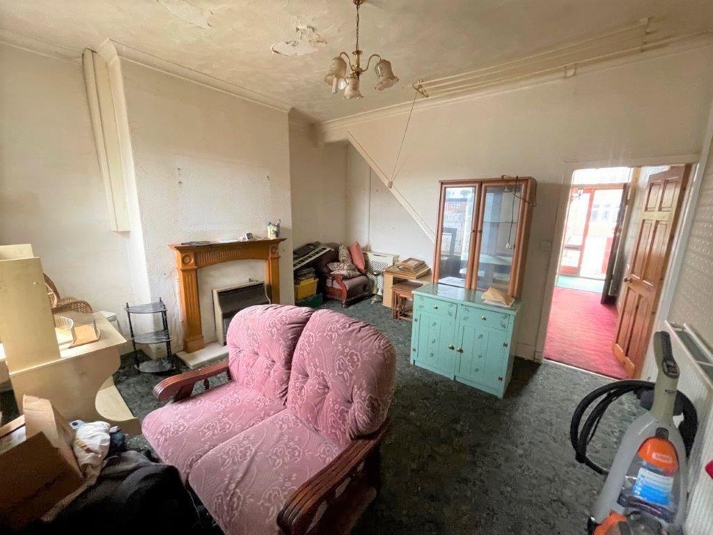 Edale Road, Leigh 2 bed terraced house £120,000