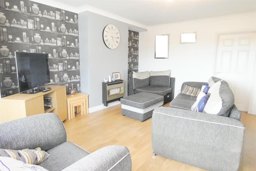 Kilburn Road, Kingstanding, Birmingham 5 bed semidetached house £300,000