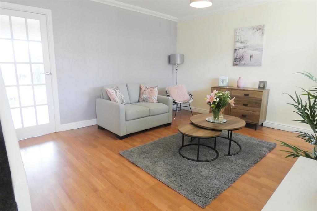 Rowdale Road, Great Barr, Birmingham 3 bed semidetached house £220,000