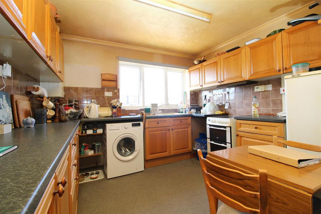 Yarrow Close, Broadstairs 2 bed £215,000