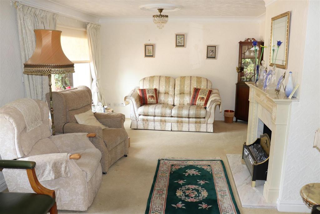 Pavillion Close, Aldridge 3 bed detached bungalow £475,000