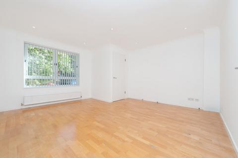 3 bedroom terraced house to rent, Lofting Road, Highbury & Islington