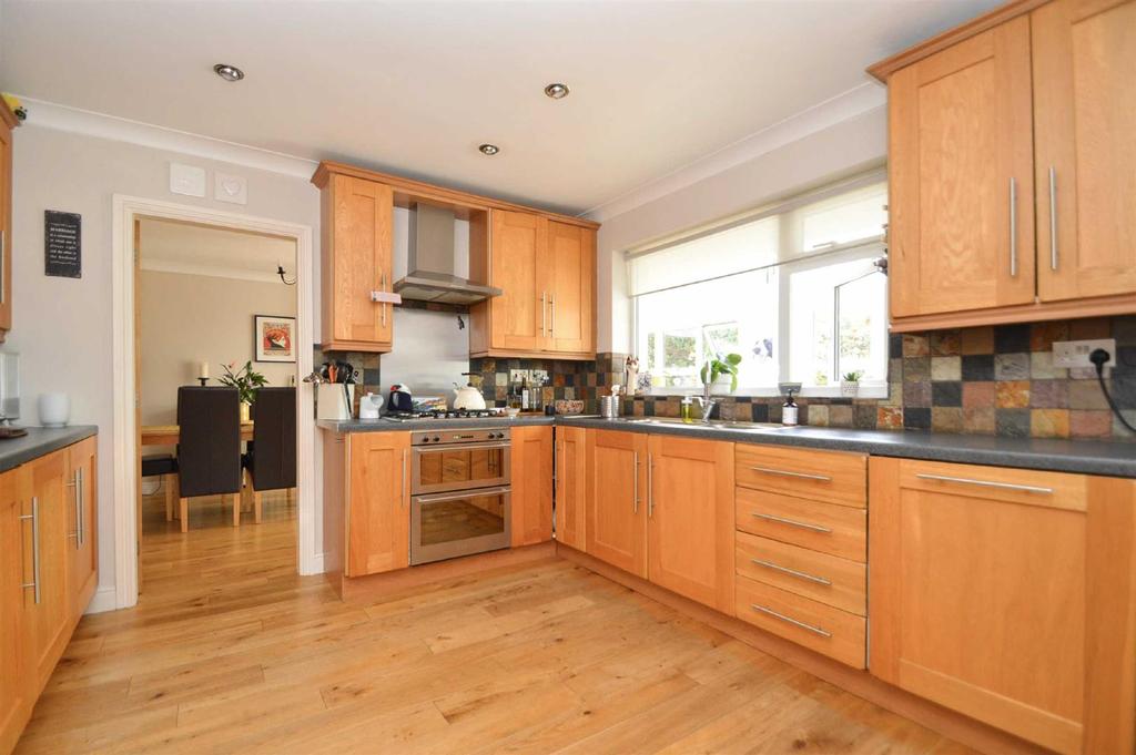 Glebe Road, Bayston Hill, Shrewsbury 4 bed detached house £425,000