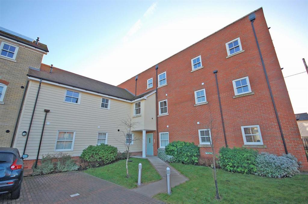The Street, Rayne, Braintree 2 bed apartment £950 pcm (£219 pw)