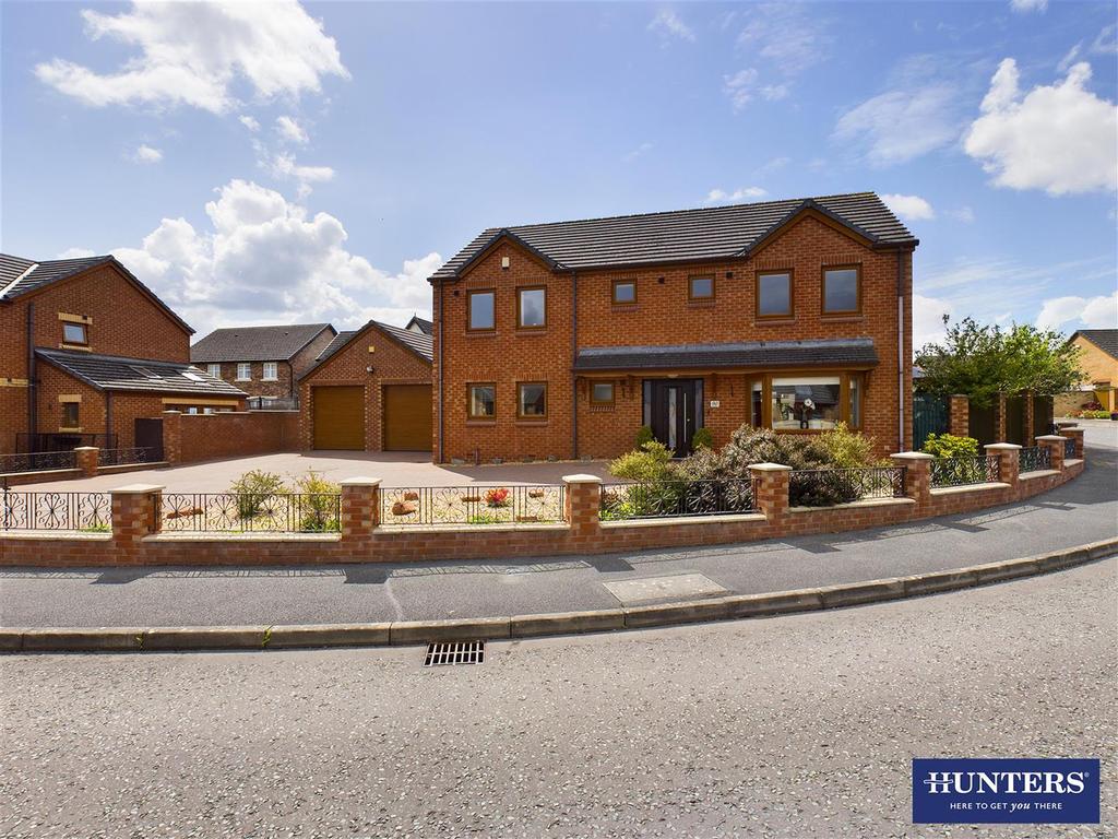 The Hawthorns, Gretna, DG16 5QA 4 bed detached house £330,000