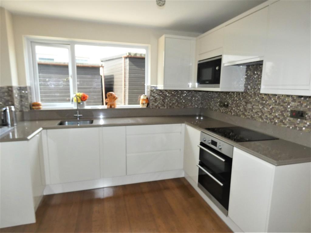 Falcon Drive, Gretna, Gretna, DG16 5JU 3 bed semidetached house £160,000