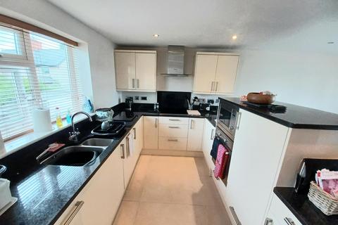 1 bedroom apartment for sale - Chester Road, Gresford, Wrexham