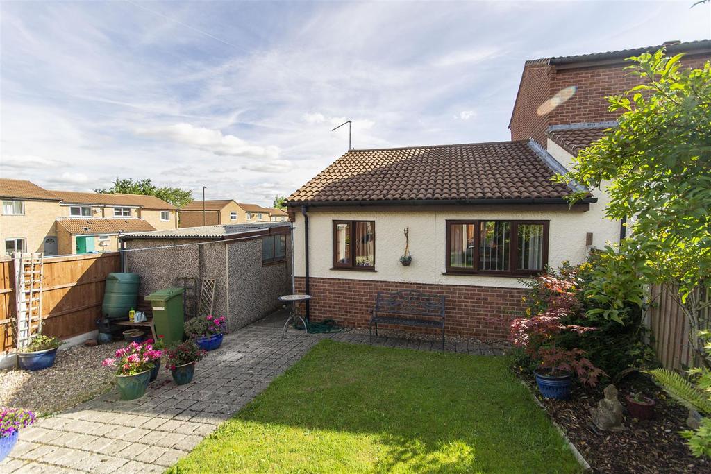 Firvale Road, Walton, Chesterfield 2 bed semidetached bungalow £180,000