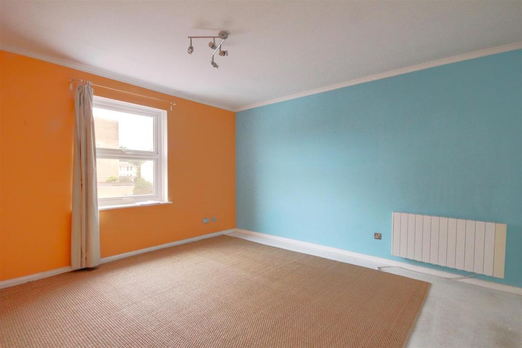 Brighton Road, Worthing, BN11 1 bed apartment £895 pcm (£207 pw)
