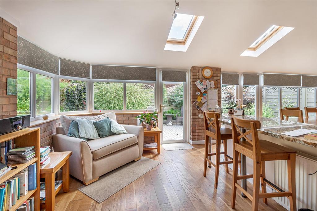 Staplow Road, Worcester 3 bed detached house for sale £400,000