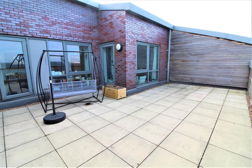 Echo Central 1, Cross Green Lane, Leeds 2 bed flat to rent £1,300 pcm